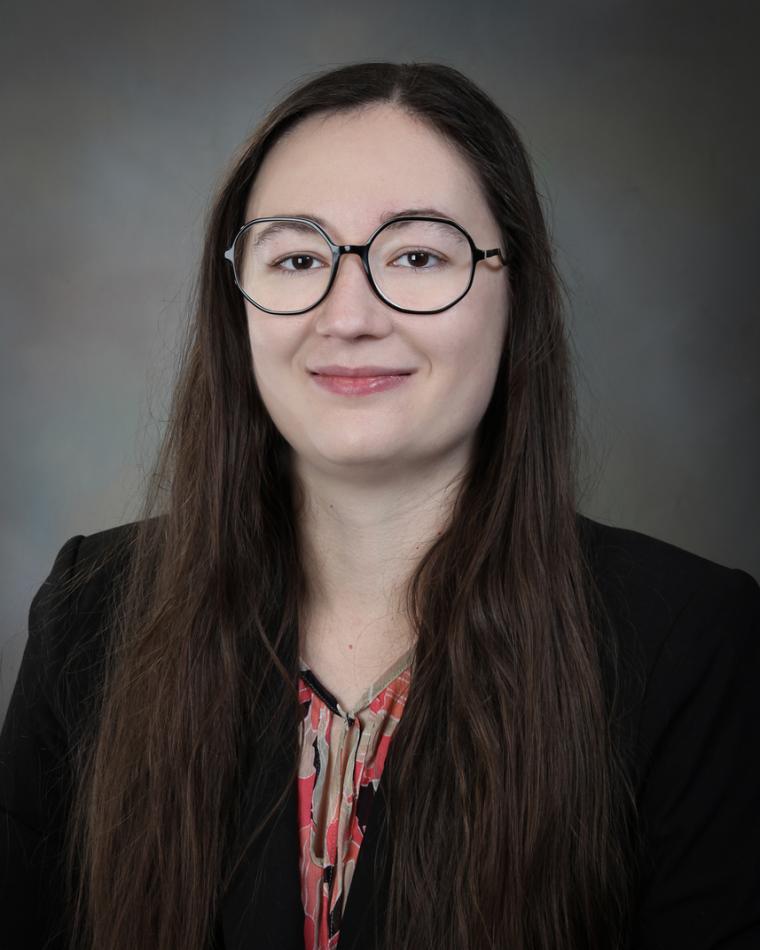 Anna Case headshot
