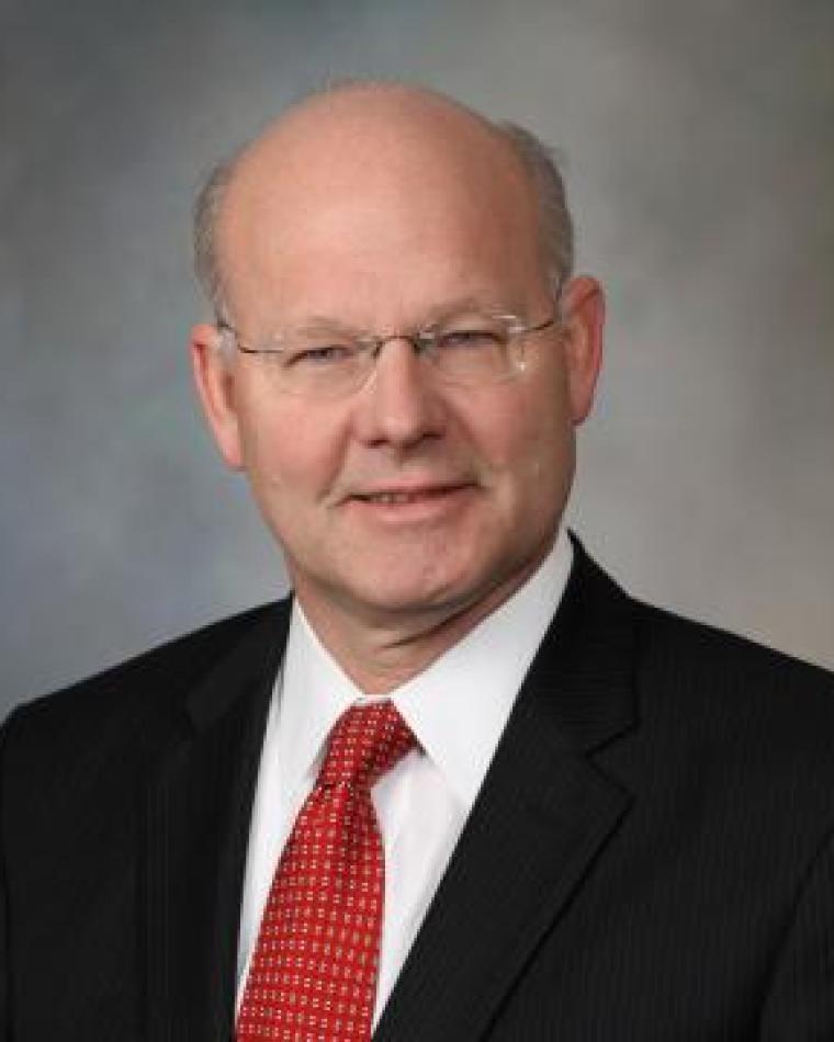 Kevin Bennet Headshot