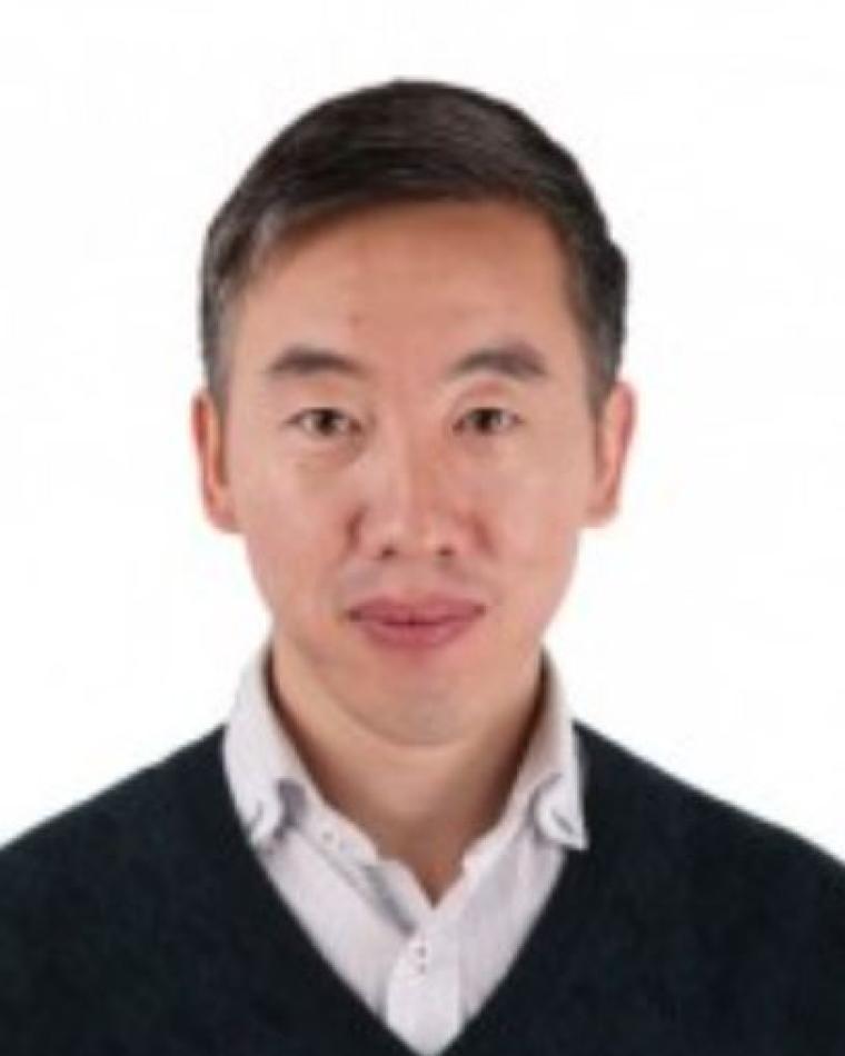 Chao Wang Headshot