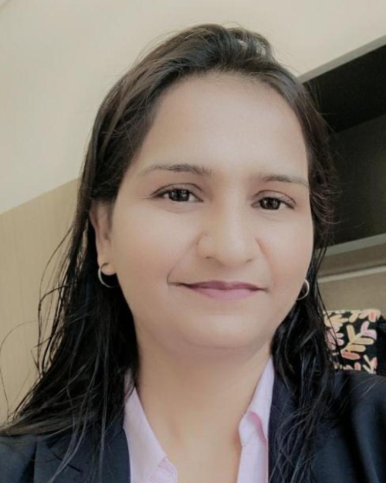 Shabana Urooj Headshot