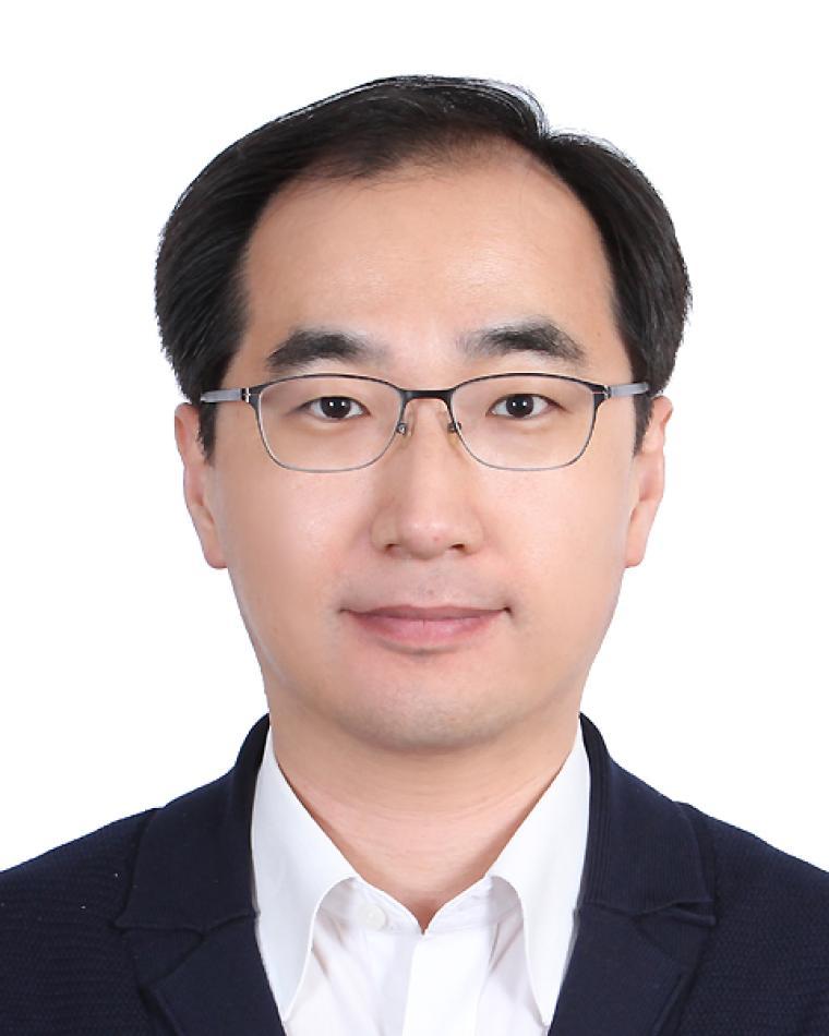 Jae-Ho Han Headshot