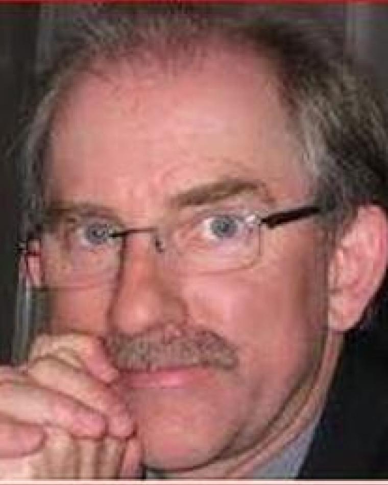 Julian Gardner headshot