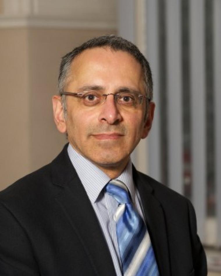 Deepak Uttamchandani Headshot