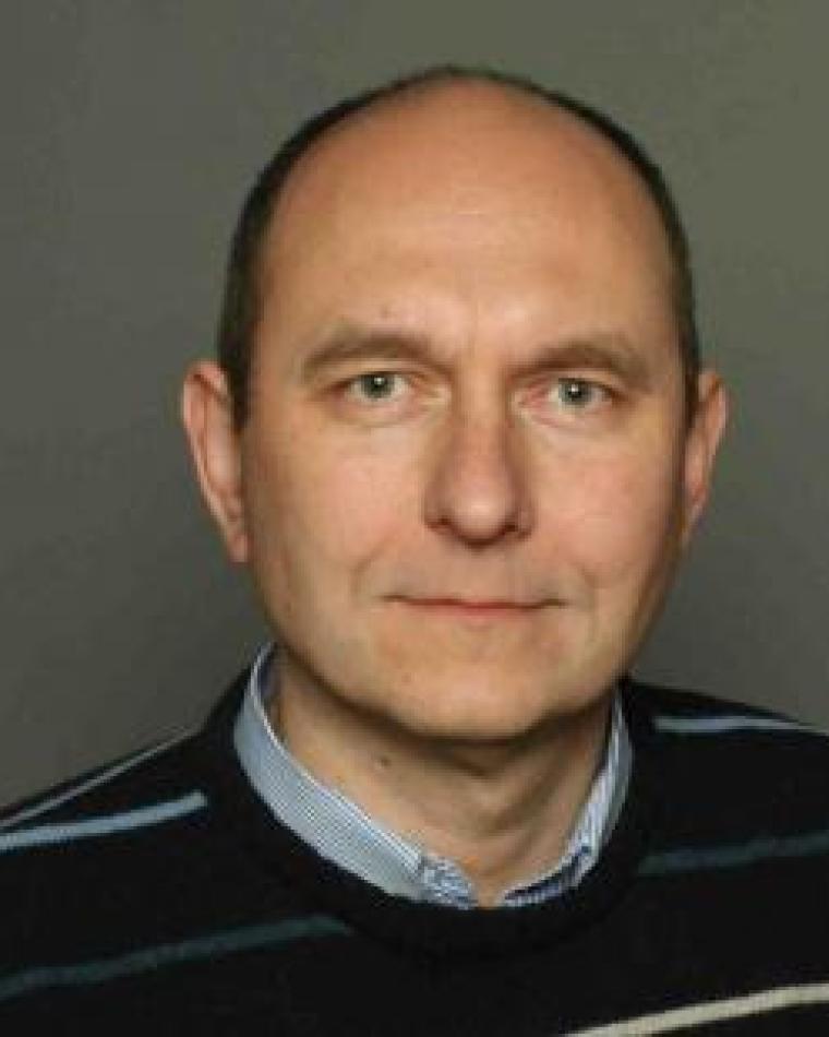 Janusz Smulko Headshot