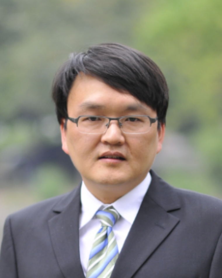 Zhigang Liu Headshot