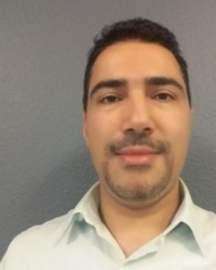 Mojtaba Fallahpour Headshot