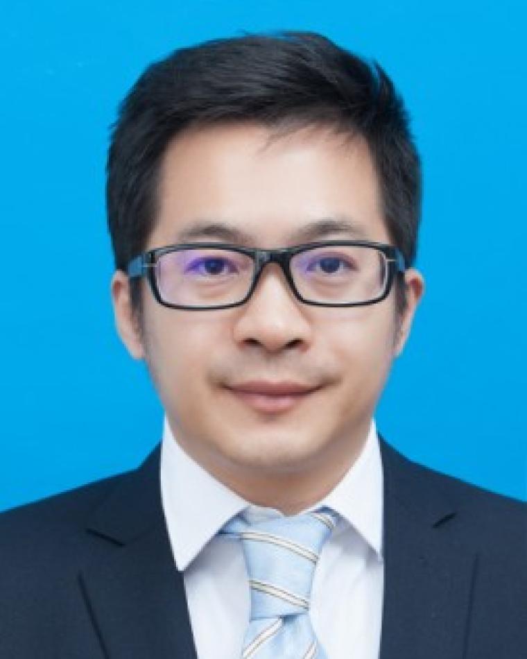 Dong Wang Headshot