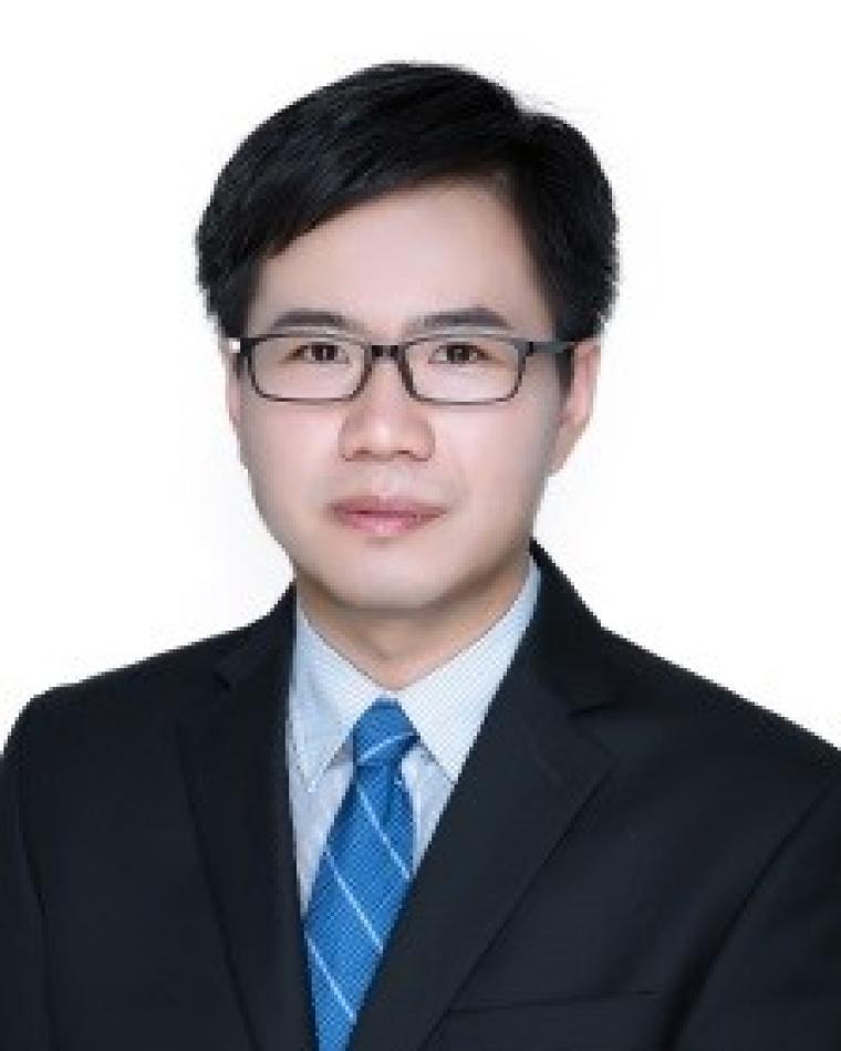 Yongbo Li headshot